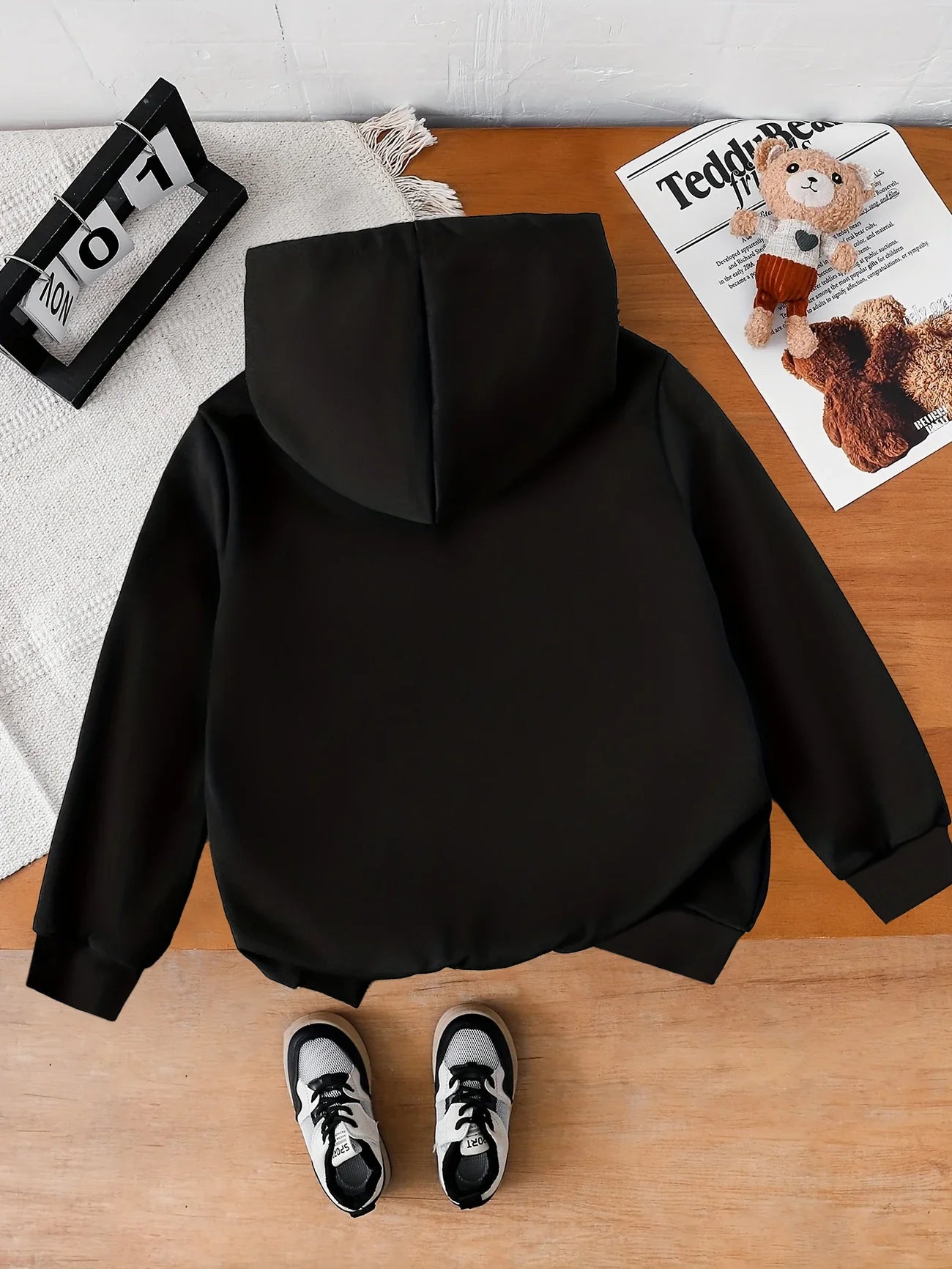 fashionable hooded sweatshirt heart-shaped pattern print